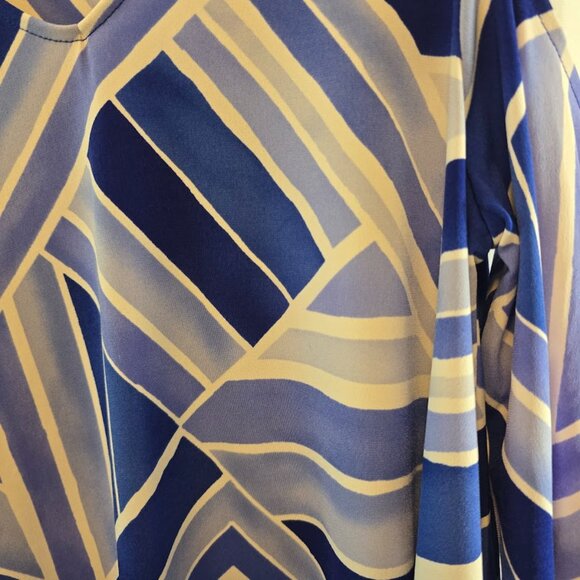 CHICOS WOMENS SIZE 1 MEDIUM (8) BLUE WHITE COLD SHOULDER 3/4 SLEEVE TOP CASUAL - Picture 3 of 8